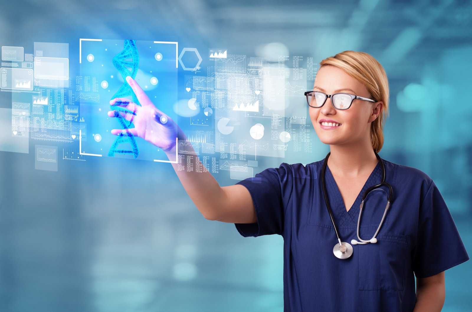 Profesional médica con tecnología de innovación